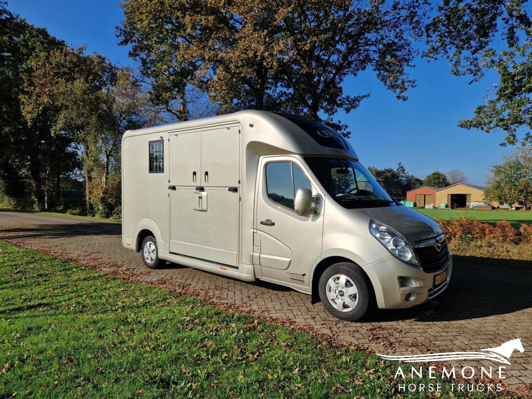 Opel Movano STX 104