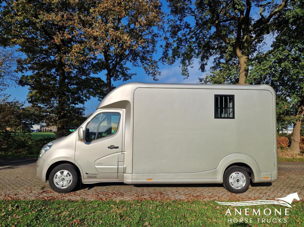 Opel Movano STX 104